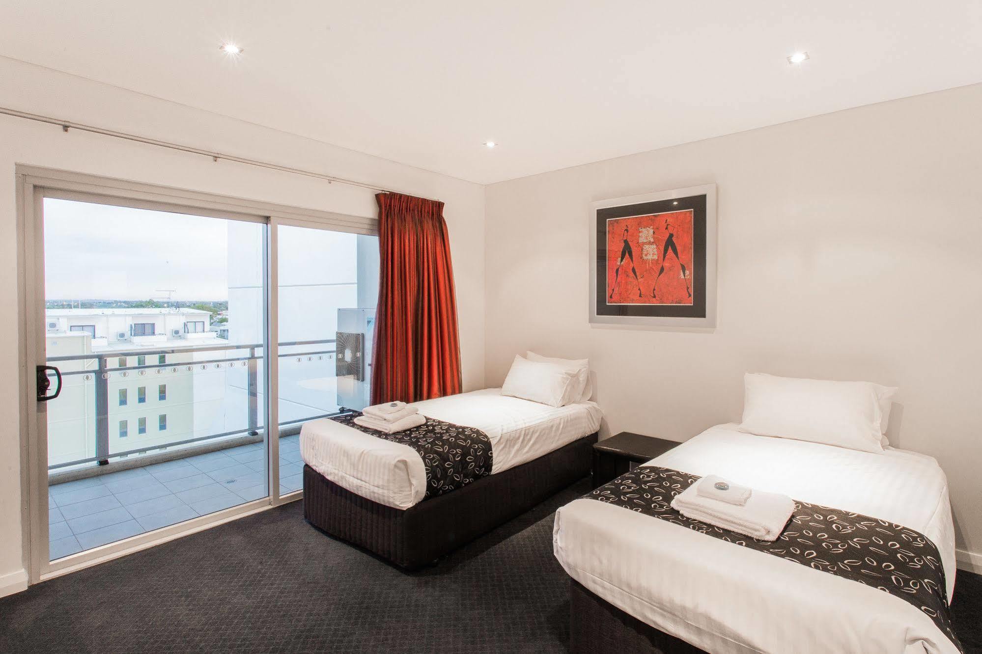 Spinnakers By Rockingham Apartments Exterior foto